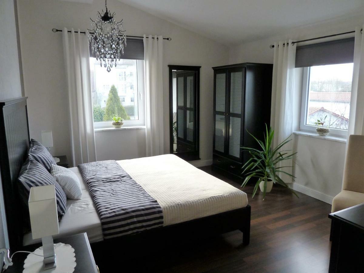 Schedler Apartment Gerbrunn ภายนอก รูปภาพ